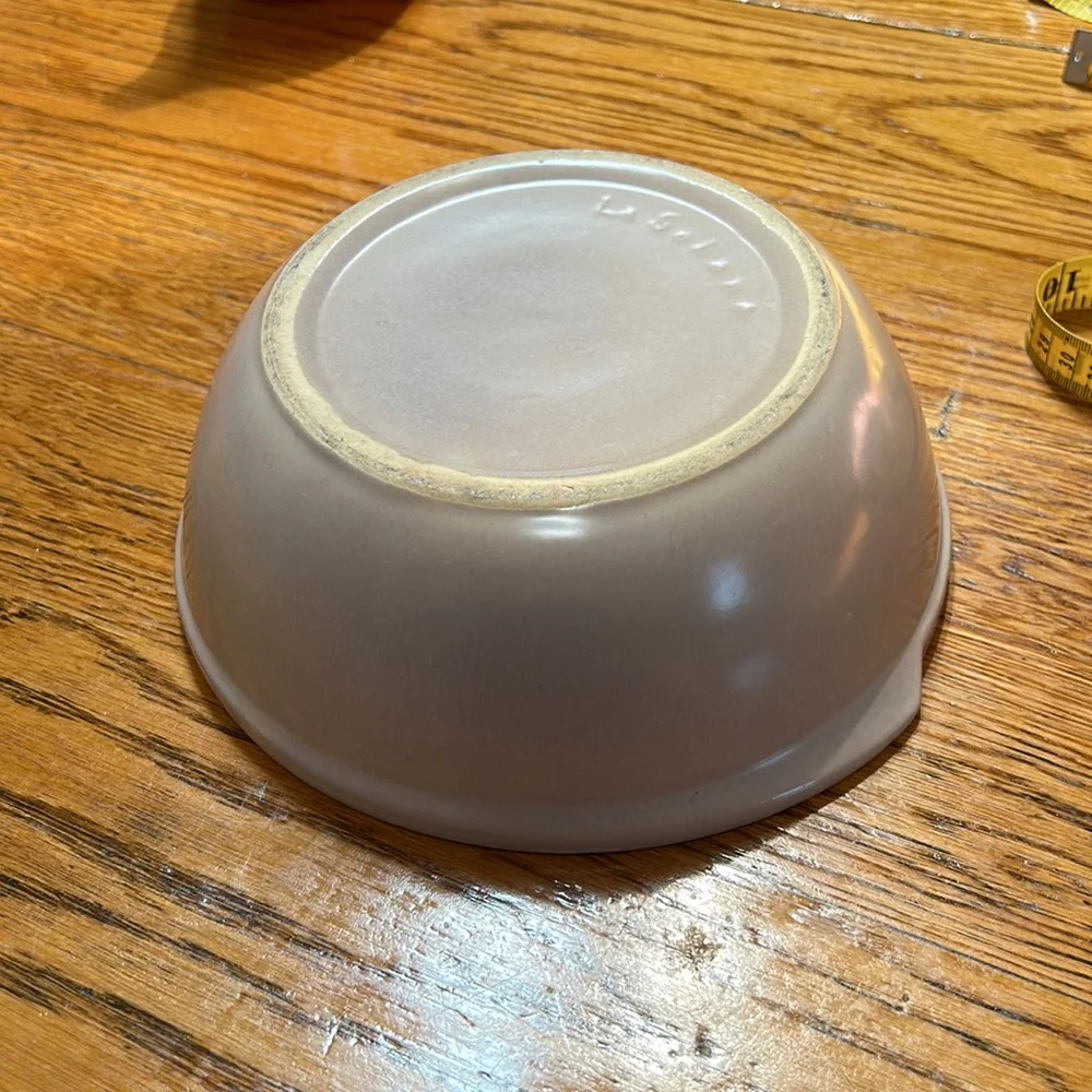 La Solana Scottsdale, AZ pottery. Casserole bowl.  Mauve/pink.
